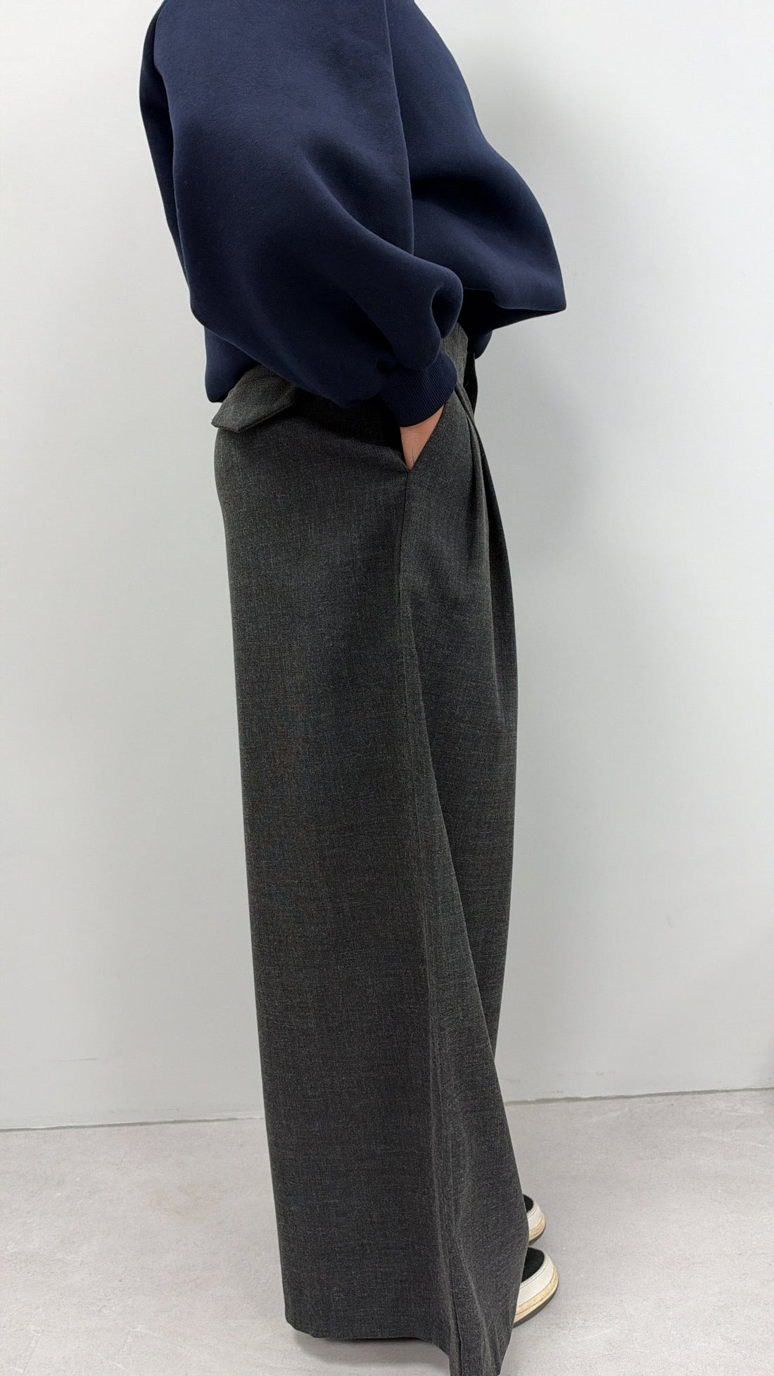 PANTALON "MATHIEU" GRIS PRE COMMANDE EXPÉDITION À PARTIR DU 20/10